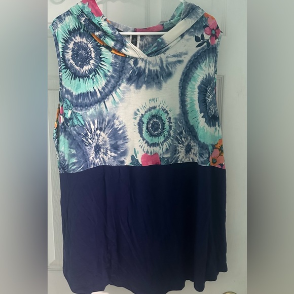 New GLITZY GIRLZ Floral Burst Hooded Tank Top~ 3X - Picture 1 of 3